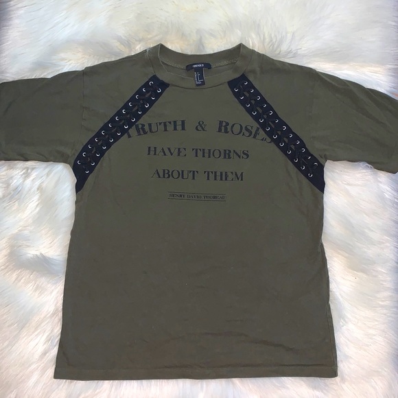 FOREVER 21 Graphic Tee - Picture 2 of 4